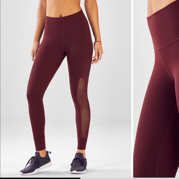 Small Fabletics leggings with pockets, mesh, high-waisted. - Picture 2 of 7
